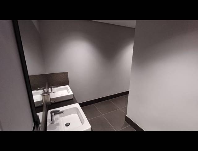 BUSINESS PROPERTY TO RENT IN ROOIHUISKRAAL NORTH